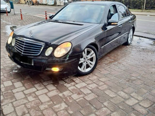 Mercedes E-Class foto 2