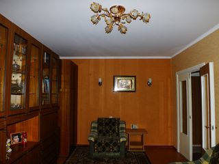 vind apartament cu 2 camere in Rezina foto 2