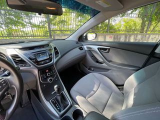 Hyundai Elantra foto 5