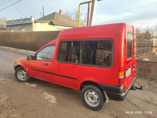 Ford Courier foto 4