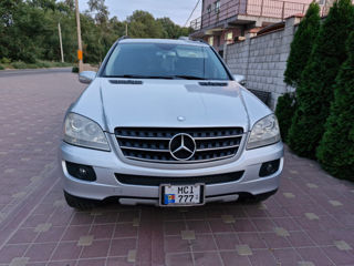 Mercedes M-Class foto 2