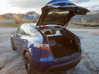 Tesla Model Y foto 5