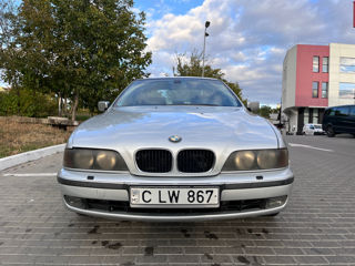 BMW 5 Series foto 2