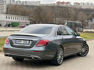 Mercedes E-Class foto 2