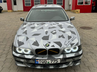 BMW 5 Series foto 4