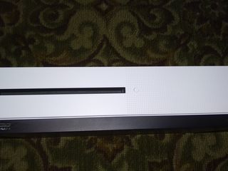 Игровая приставка Microsoft Xbox One S 500gb foto 2