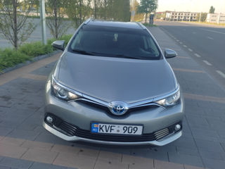 Toyota Auris foto 1