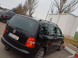 Volkswagen Touran foto 5