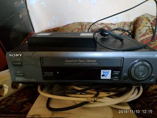 Видио-касетный магнитофон. « SONY «