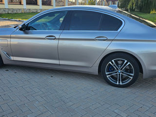 BMW 5 Series foto 2