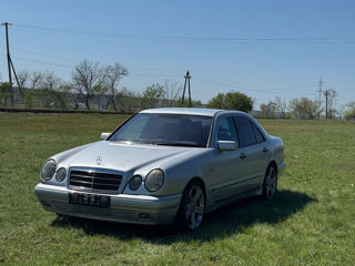 Mercedes E-Class фото 6