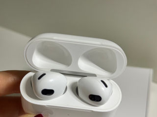 Vând AirPods generația 3 foto 3