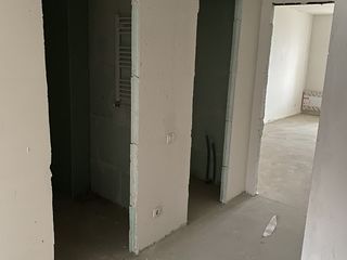 Apartament cu 2 camere, 67 m², Molodova, Bălți foto 3