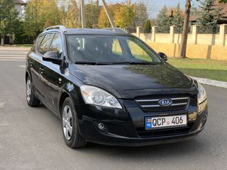 Kia Ceed foto 1