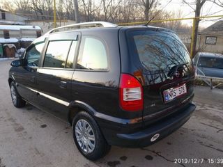 Opel Zafira foto 3