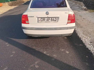 Volkswagen Passat foto 3