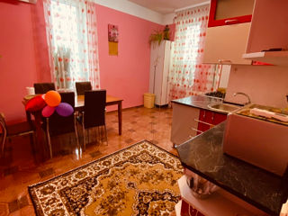 2-х комнатная квартира, 77 м², Центр, Кишинёв