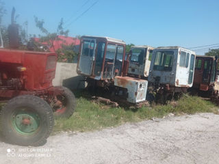 Vînd piese la tractor  Т70,МТЗ,ЮМЗ.