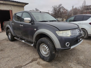 Mitsubishi L200 foto 2