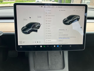 Tesla Model 3 foto 8