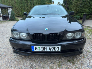 BMW 5 Series foto 1