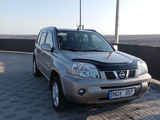 Nissan X-Trail foto 2