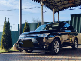 Mitsubishi Outlander foto 2