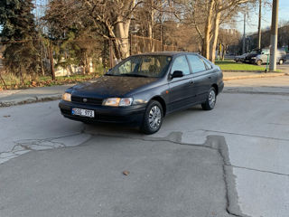 Toyota Carina foto 2