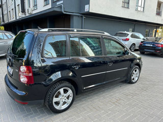 Volkswagen Touran foto 5