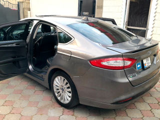 Ford Fusion foto 9