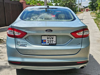 Ford Fusion foto 9