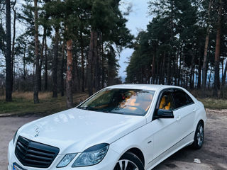 Mercedes E-Class foto 1