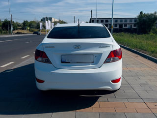 Hyundai Accent foto 5