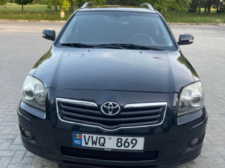 Toyota Avensis foto 2