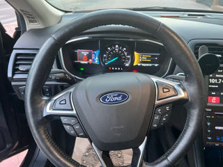 Ford Fusion foto 8