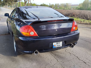 Hyundai Coupe foto 2