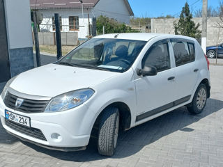 Dacia Sandero foto 1