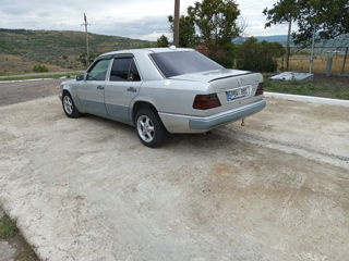 Mercedes Series (W124) foto 2