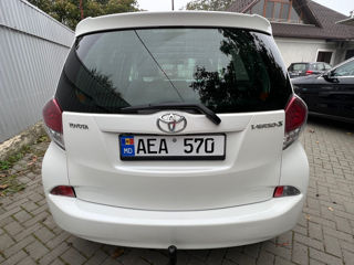 Toyota Verso-S foto 4