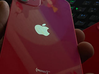 iPhone 12 Product Red foto 2