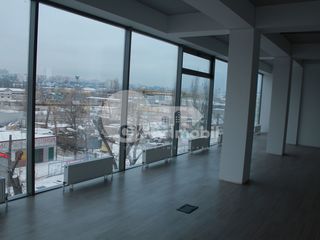 Spre chirie spațiu comercial/ oficiu, str. Uzinelor, Ciocana, 85 mp, 680 € ! foto 3