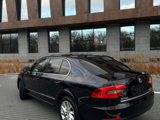 Skoda Superb foto 2