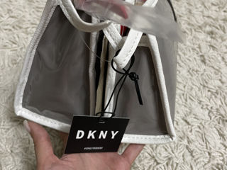 Set 2 gentute pentru cosmetica DKNY foto 2