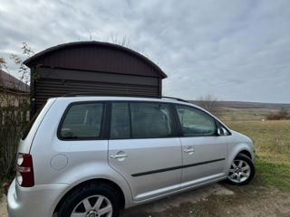 Volkswagen Touran foto 7