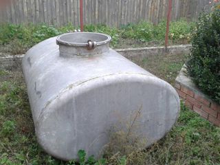 Vind cisterna din aluminiu gros 1.4t,Продаю алюминиевую  цистерну 1.4t, бочка, butoi foto 2