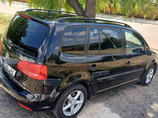 Volkswagen Touran foto 5