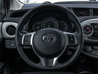 Toyota Yaris foto 10