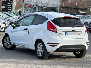 Ford Fiesta foto 5