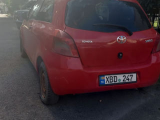 Toyota Yaris foto 2