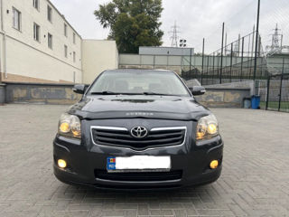 Toyota Avensis foto 2